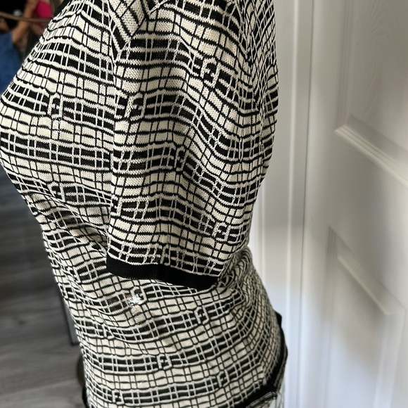 Fendi Vintage Black and Off White Knit Top and Cardigen Authentic 44 - Picture 5 of 12